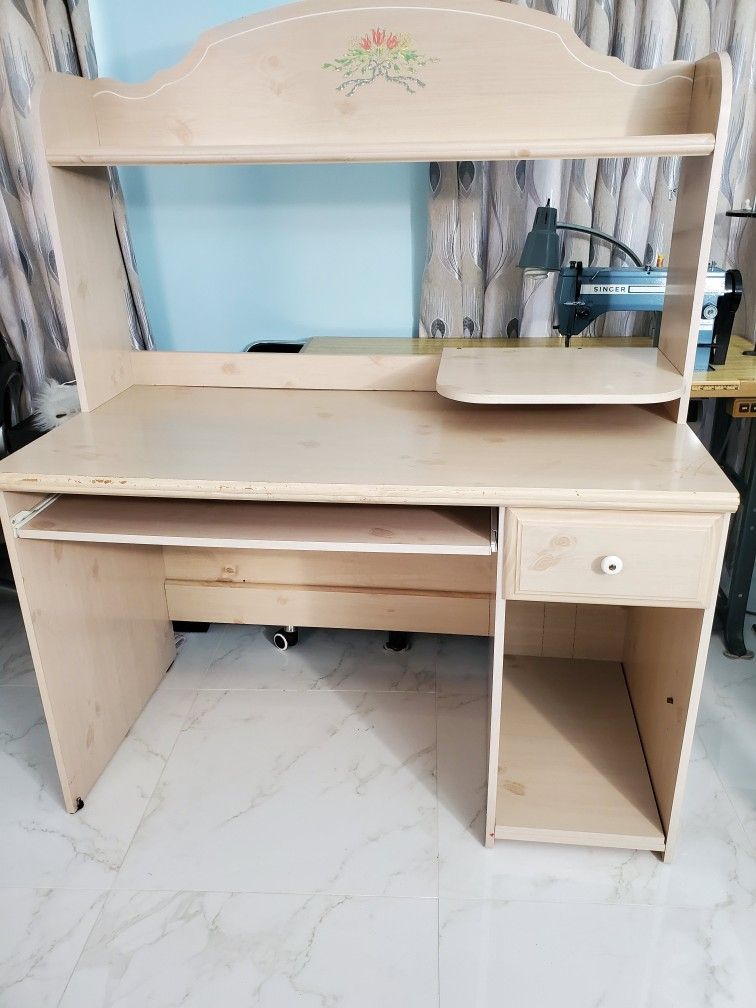 Free Small Dresser And Desk