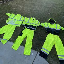 3 Mens 2xl high visibility work suits