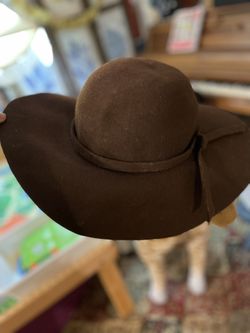 Beautiful 100% Wool hat 