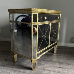 MIRRORED NIGHTSTAND 