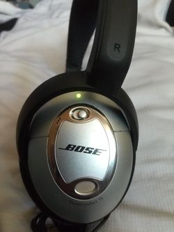BOSE ACOUSTIC NOISE CANCELLING HEADPHONES SILVER BLACK