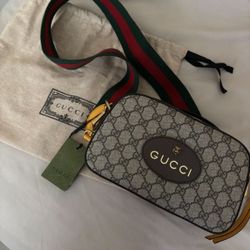     Neo Vintage GG Supreme messenger bag