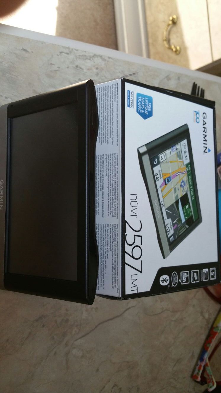 Garmin GPS with Lifetime Maps
