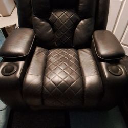 Leather Recliner Brand New (Black)