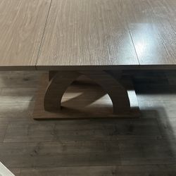 Free  Dining Table