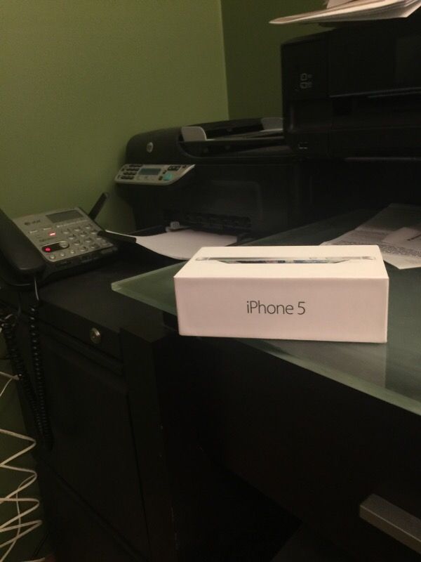 iPhone 5 box