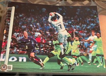 BAS COA CRISTIANO RONALDO SIGNED 8x10 SOCCER PHOTO BECKETT