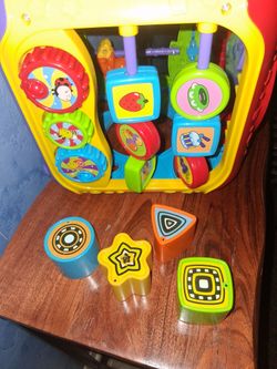 V tech Sort n Discover Activity CUBE with all blocks