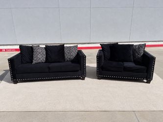 Black couch set (Delivery Available)