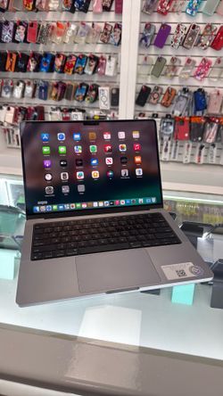 MacBook Pro 14 inch 1TB