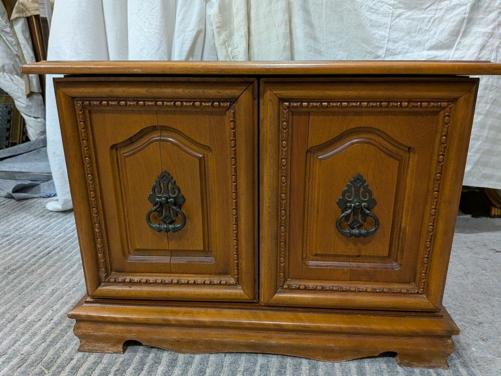 Solid Wood 1970s Vintage Side/ End Table 20 Tall 27 Wide 27 Long