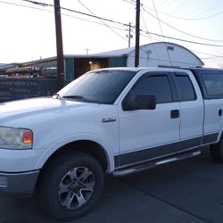 2004 Ford F-150 Supercab. 5.4L Triton V8. 4WD.