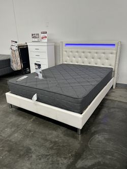 New Queen Bed  Frame With MATRESS 