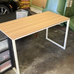 Desk Table