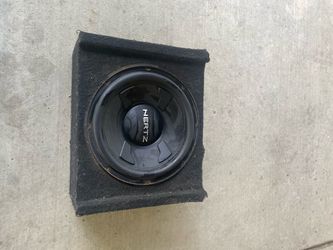 Hertz Subwoofer in Carpeted Enclosure Box