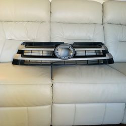 Upper Radiator Grille For Toyota Highlander 2017-2019