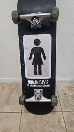 GIRL SKATEBOARD