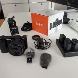 Sony ZVE-10 Camera with 16-50mm Lens + Vlogging Extras