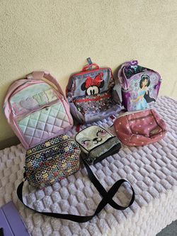 PERFECT GIFT TOYS EVERYTHING YOU SEEN IN THE PICTURE INCLUDING IN VERY GOOD CONDITION NICE AND CLEAN FOR ANY QUESTION TEXT ME PLEASE HABLO ESPAÑOL 