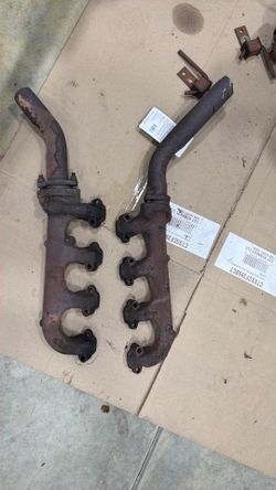 Stock exhaust manifold for 1970 ford 302