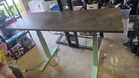 electric height-adjustable