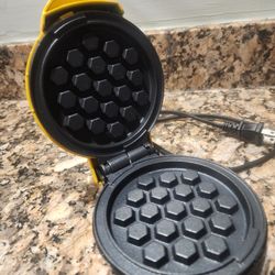 DASH Mini Waffle Maker