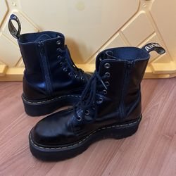 Dr Martens Platform Boots Women’s Size 8