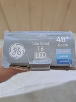 LED 32W  T8.  replacement bulbs.