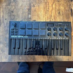 AKAI MIDI Keyboard 