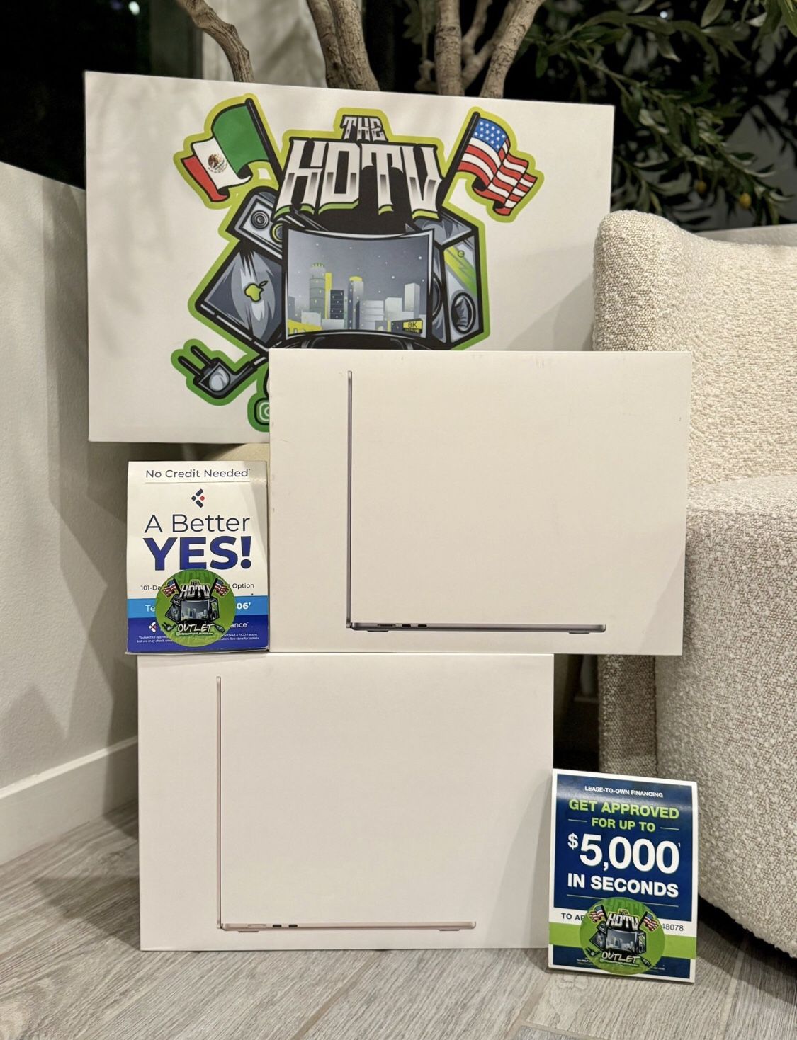 15” Apple MacBook Air laptop M2 chip 16gb 1Tb floor model display