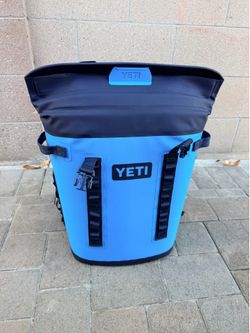 YETI Hopper M12 Backpack Soft Cooler Blue
