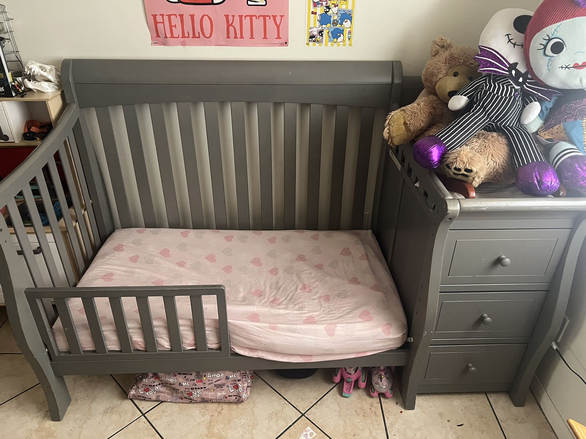 4 In 1 Crib With Changing Table