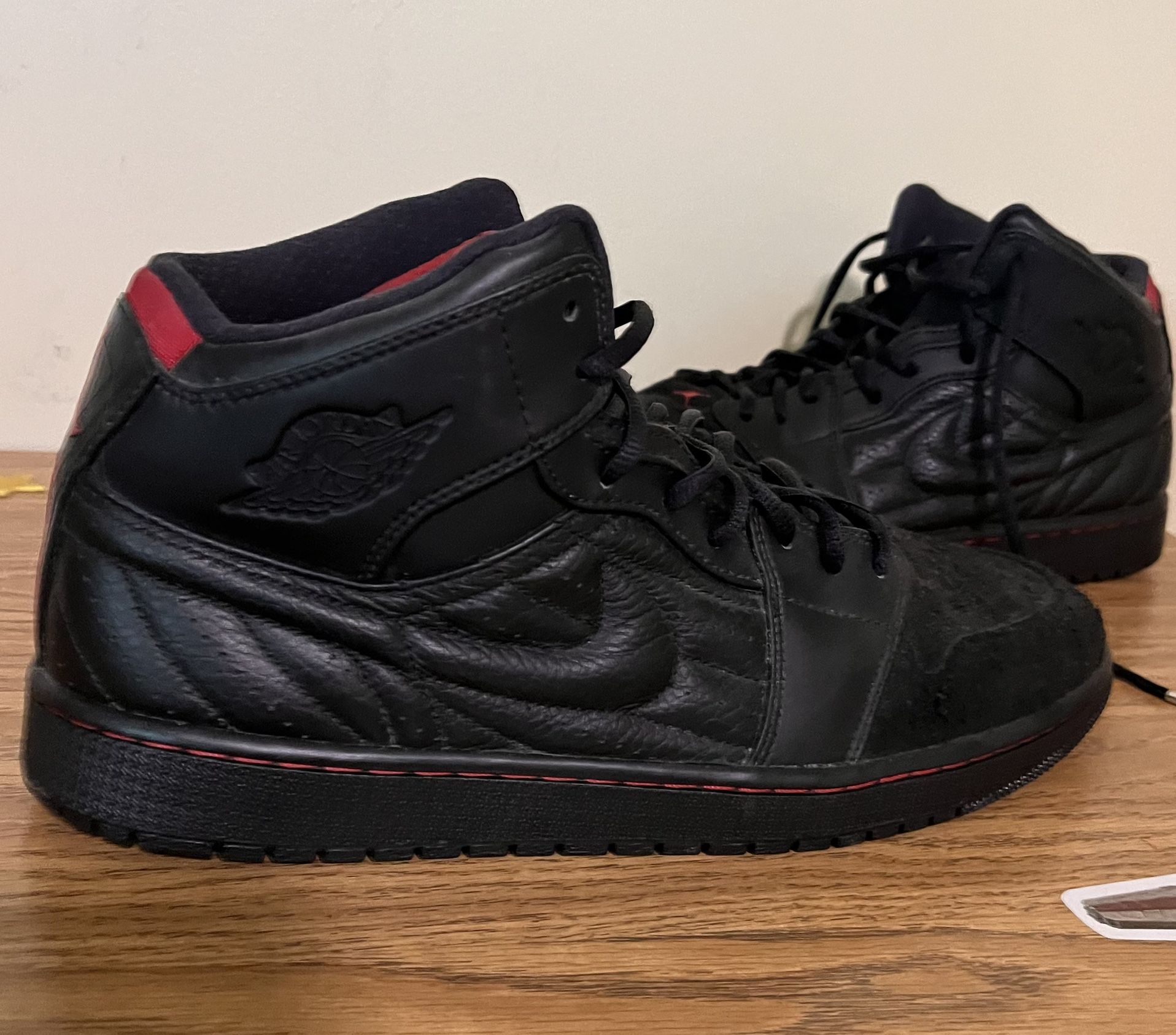 Air Jordan 1 Retro 99