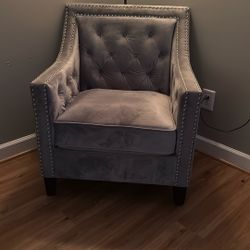 Gray Accent Chair Very High Quality. 