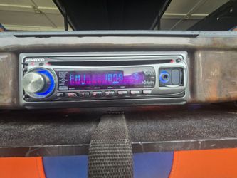 Overheard radio with speakers