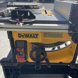 Dealt 8-1/4 in. Portable Jobsite Tablesaw