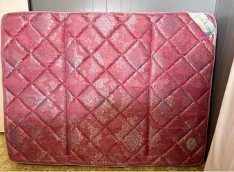 Queen mattress and box spring