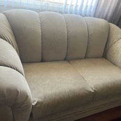 Couch love seat sz.