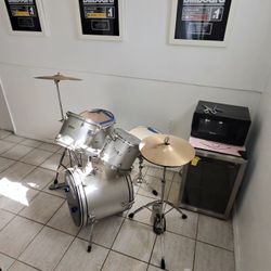 Mapex Drum Set. 