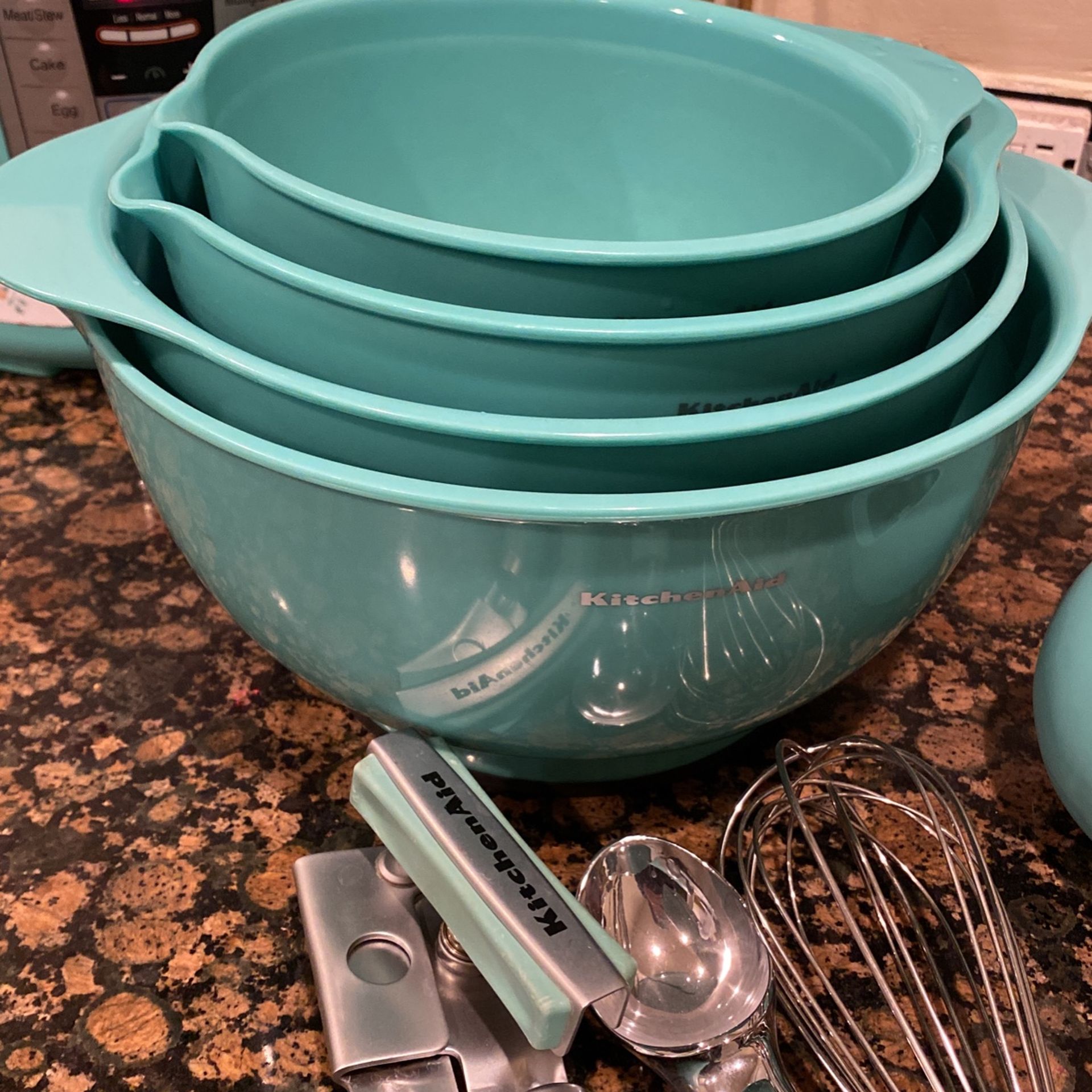 KitchenAid Aqua Kitchen Utensil Bowl Set for Sale in Gardena, CA - OfferUp