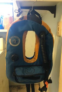 Scuba diving vest
