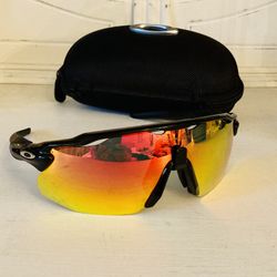 New Oakley Radar Ev With Changeable Lenses