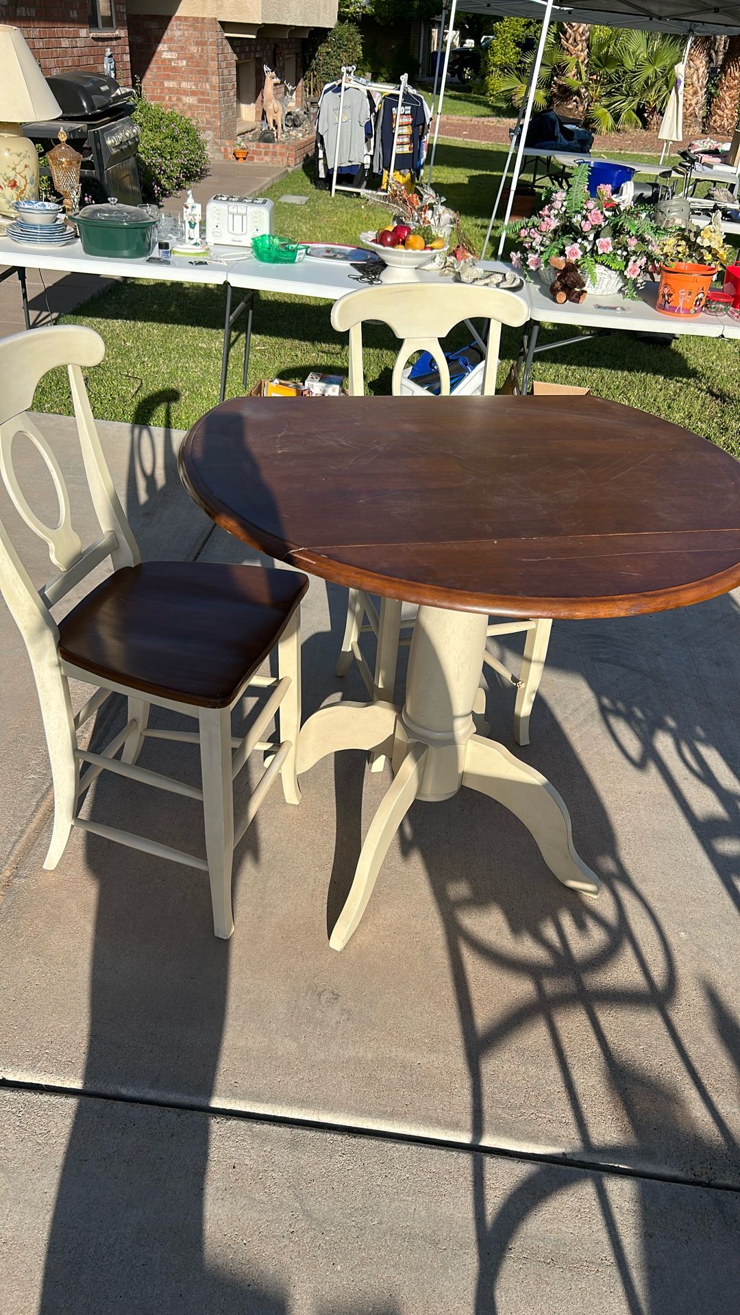Tigh Top Table And Chairs