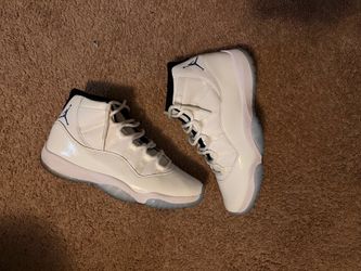 Jordan 11 Legend Blue Size 10.5