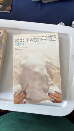 Uglies Paperback
