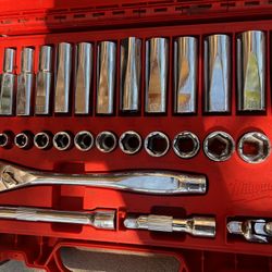 Milwaukee 3/8 Socket Set 