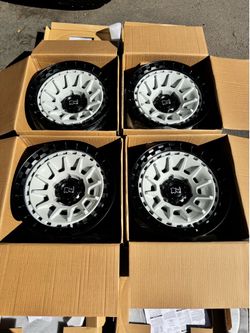 Brand New Gloss White Black Rhino “Barrage” 17” Off-Road Wheels 6x139 (6x5.5) Trucks 17x8.5 -10 ET