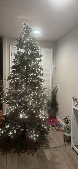 9’ Pre-lite Christmas Tree 