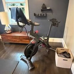 2021 Peloton Bike 3rd Gen Very Good Condition with Weights and Mat - Dedham, MA