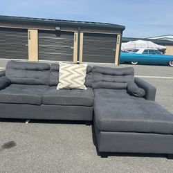 Sectional Couch w Delivery